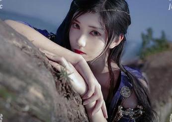 探索南桃Momoko的黑白美图，让她的分享点亮你的日常！