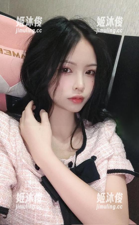 可可老师 可可老师的高清入浴巫女写真,照片中的每一缕水珠都散发着无尽的清新与灵动!