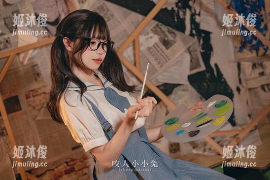 咬人小小兔 在地铁中捕捉萌妹瞬间,咬人小小兔的写真分享时光