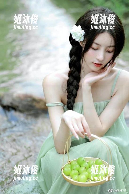 喵糖映画-半半子 喵糖映画 - 半半子的独特眼镜魅力,超美图片资源不容错过哦!