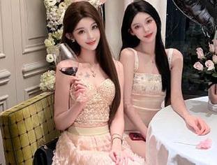 嗲囡囡 – 娜依灵儿夏日短裤美图，清新自然的作品让你心动