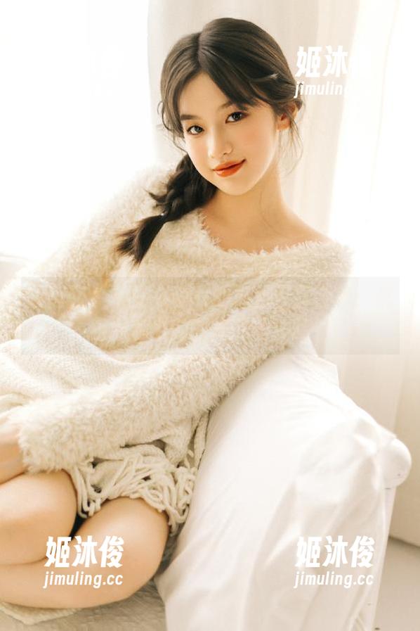 嗲囡囡-流氓小巫女 嗲囡囡 - 流氓小巫女的裸足写真合集:优雅与魅力的图库下载体验!
