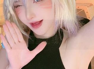 夏日泳池风情：在下萝莉控ii的cos原图甜蜜上线！