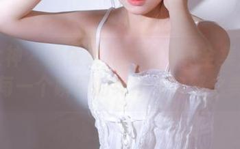 头条女神 – 娜依灵儿白色写真全集：捕捉每一个瞬间的纯净与自然之美