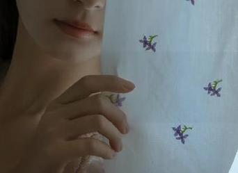 头条女神 – 充满活力的可爱瞬间，月音瞳图包里的精彩作品分享！