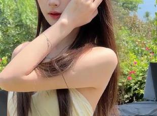 头条女神 – 筱溪的红裙写真，分享那些令我哭笑不得的拍摄经历