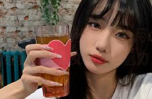 最新旗袍年写真，奈汐酱Nice用cos演绎经典，绽放女性独特魅力
