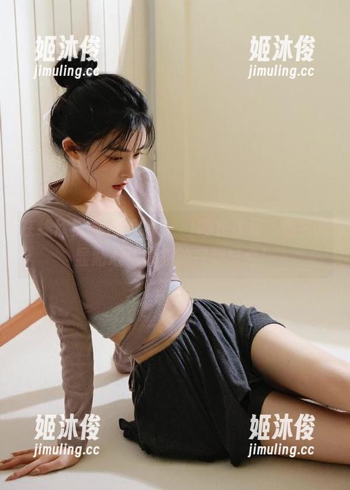 在线欣赏姜仁卿(강인경)睡衣作品，图片尽显贴心与优雅的完美结合！
