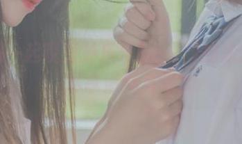 让我们一起观看孙乐乐(손예은)的泳池图包，尽享清新与活力