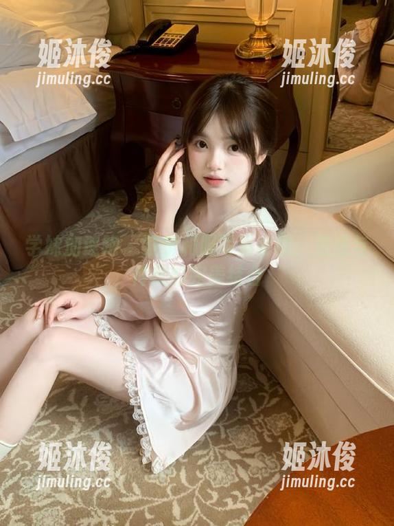 学妹加速跑-紫宁 学妹加速跑 - 紫宁和服写真套图:浪漫与传统的完美结合