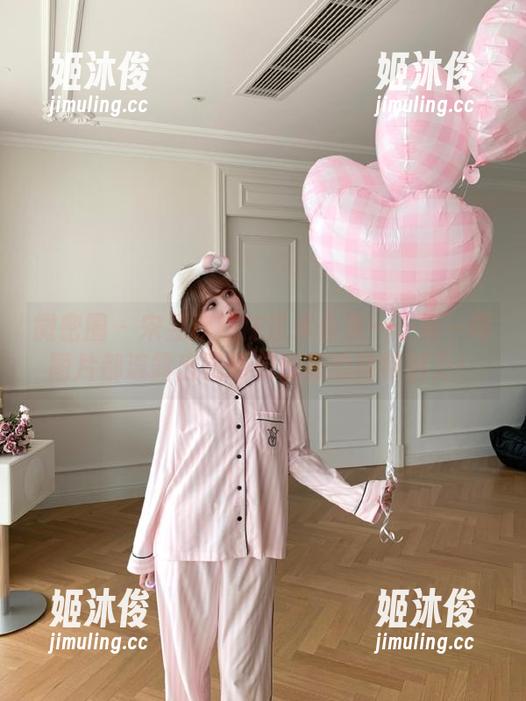 宋昱欣 微密圈 - 宋昱欣棉袜艺术合集——每一幅图片都流露出温情和优雅的独特魅力!