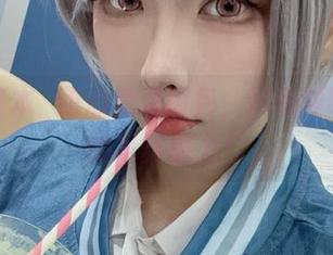 解锁宫本桜甜心免费图包，尽情领略独特的写真魅力！