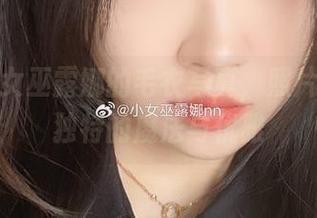 探寻小女巫露娜的毛衣写真，照片呈现出独特的魔法与优雅