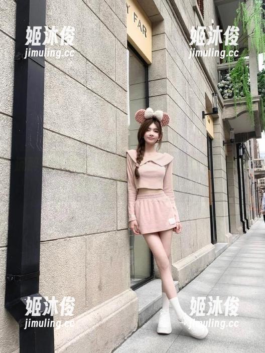 小空sora 沉醉在小空sora的利米艾拉套图中,欣赏这些美丽的摄影作品