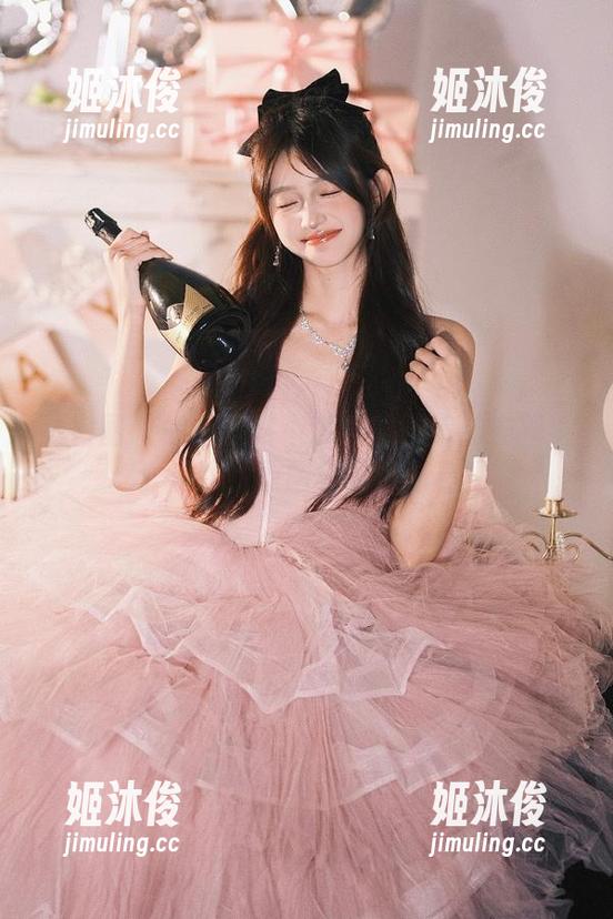小芯酱 微密圈 - 一起欣赏小芯酱的微信朋友圈系列-视频,原图与图包必看!