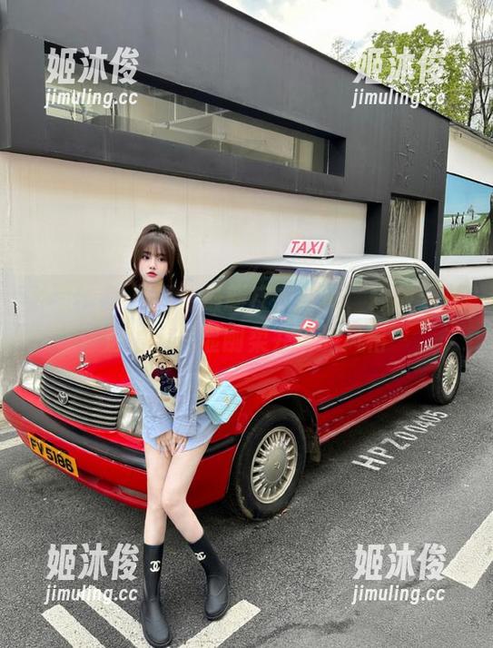 尤果网-周妍希 尤果网 - 周妍希最新皮衣写真,释放无限魅力,尽显刚柔并济的风格