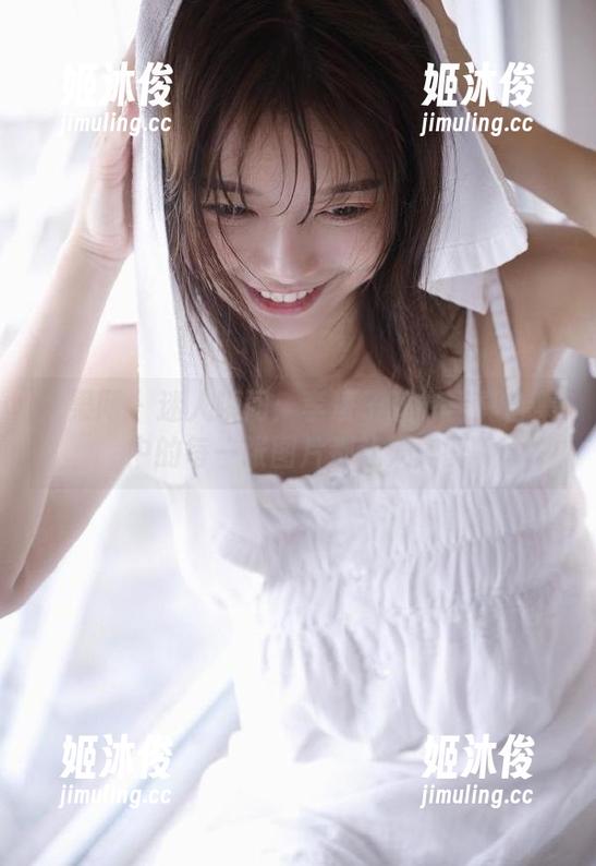 尤果网-李凌子 尤果网 - 迷人瞬间:李凌子睡衣写真合集中的每一张图片都让人陶醉