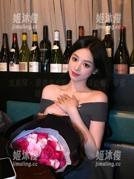 尤果网-研依 尤果网 - 研依兔女郎甜美写真合集,带你领略可爱资源的魅力!