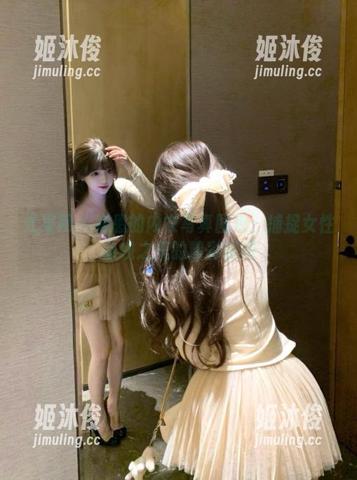 尤果网 - 莉恩的内衣写真图包：捕捉女性曲线之美的精彩瞬间