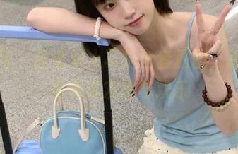 尤果网 – 赵雪双人写真全套原图，瞬间定格纯真友谊与欢乐