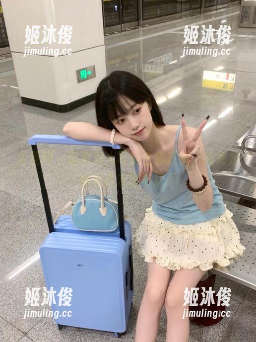 尤果网-赵雪 尤果网 - 赵雪双人写真全套原图,瞬间定格纯真友谊与欢乐