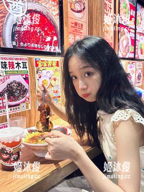 尤果网-颜爱泽 尤果网 - 颜爱泽连衣裙美图精选,免费下载属于你的时尚记忆