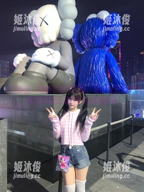尤物馆-夏小秋秋秋 尤物馆 - 最新套装作品集:夏小秋秋秋如何用风格定义秋夏交替的时尚