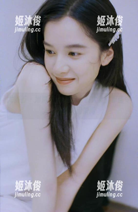 尤蜜荟-娜娜子yy 尤蜜荟 - 娜娜子yy私房作品大赏:那些令人心动的美脚瞬间