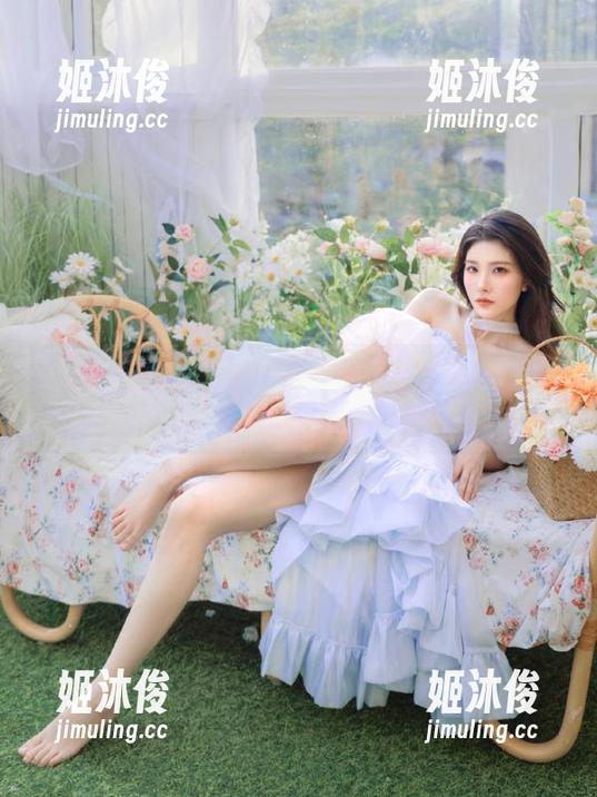 希希Gina 微密圈 - 探索希希Gina的眼镜魅力:温馨可爱的写真套图作品等你来欣赏!