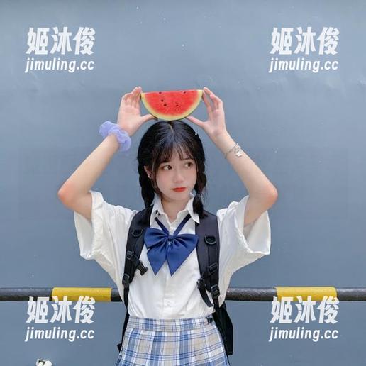 徐绾绾yyyy 微密圈 - 分享徐绾绾yyyy的比基尼写真集,感受她在阳光下的绝美绽放