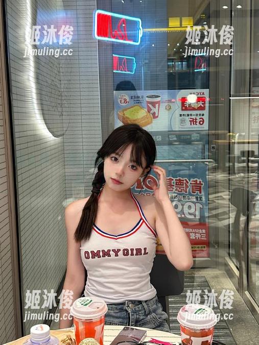 推女神-战姝羽Zina 推女神 - 领取战姝羽Zina的免费校园套图,一起成为校园里最靓的仔!