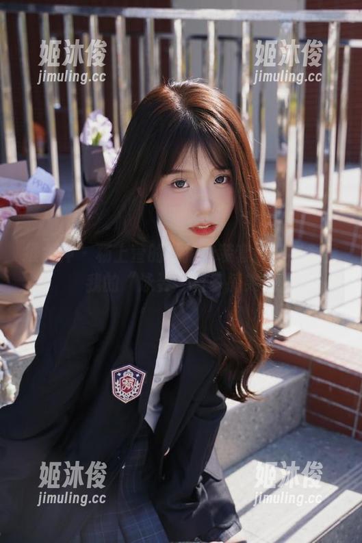 推女神-杨上萱 推女神 - 杨上萱的私拍泳装套图,来看看我的“泳姿”有多搞笑!