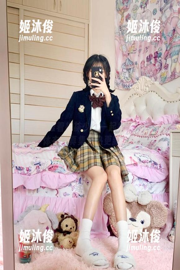 提袜少女 微密圈 - 跟着提袜少女一起探险!最新连体衣写真集火热更新中!
