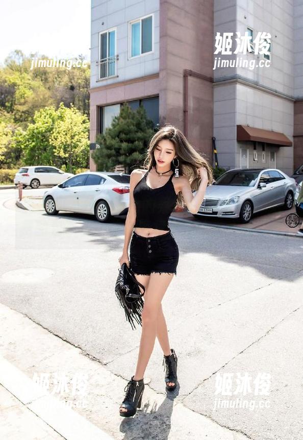 果儿Victoria 微密圈 - 惊艳无比的果儿Victoria!免费图包奉上,花格短裙黑丝让你心动不已