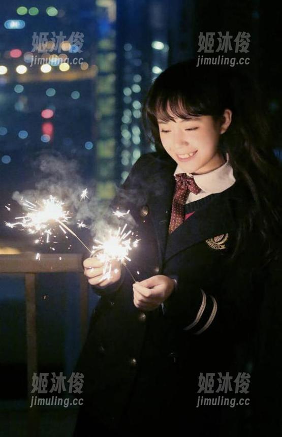 果儿Victoria 微密圈 - 最新果儿Victoria裸足写真合集,揭秘她鲜为人知的随性与优雅