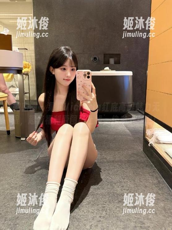 果儿Victoria 微密圈 - 果儿Victoria红底高跟魅力无限,超值福利原图已上线,快来下载吧!