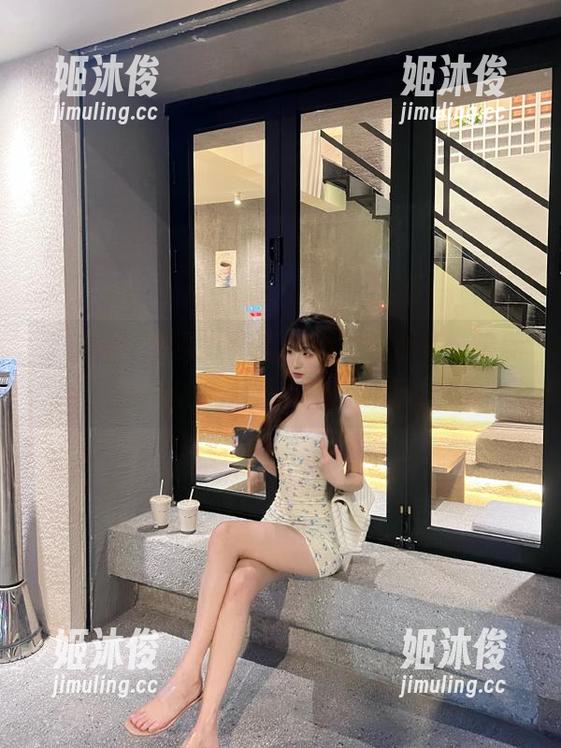 果团网-通灵儿 果团网 - 通灵儿浴室高清写真合集,清新可人的气质让你心动不已!