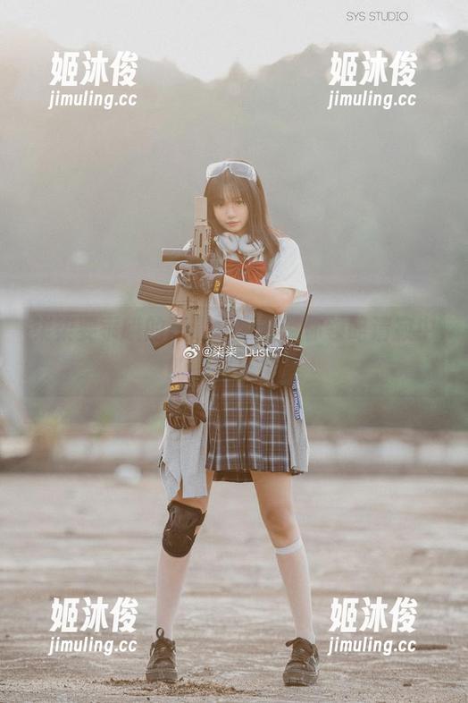 柒柒要乖哦 柒柒要乖哦的高清写真,带你领略清寂中的神秘与柔美