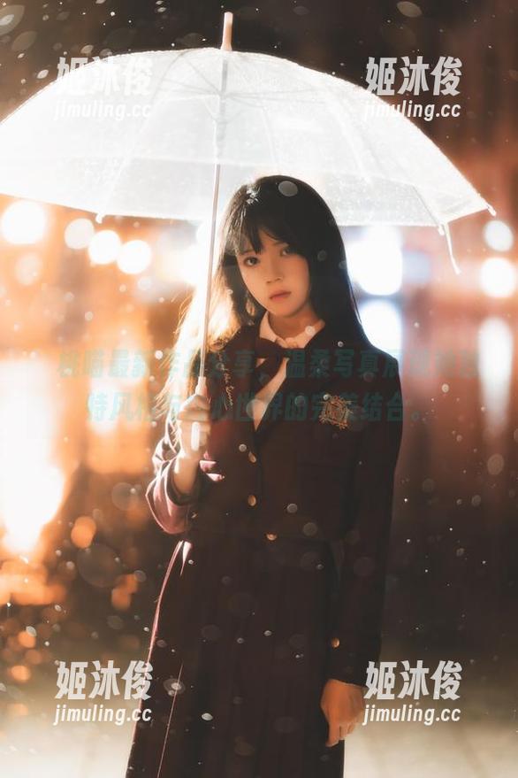 桜桃喵 桜桃喵最新作品分享,温柔写真展现她独特风格与内心世界的完美结合。