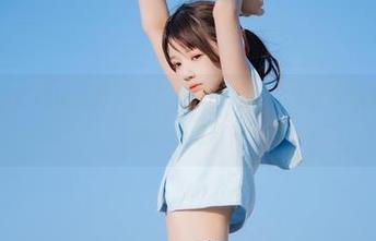桜桃喵带你走进废弃教室，看看我的写真作品《未熟3》如何写满青涩与自省