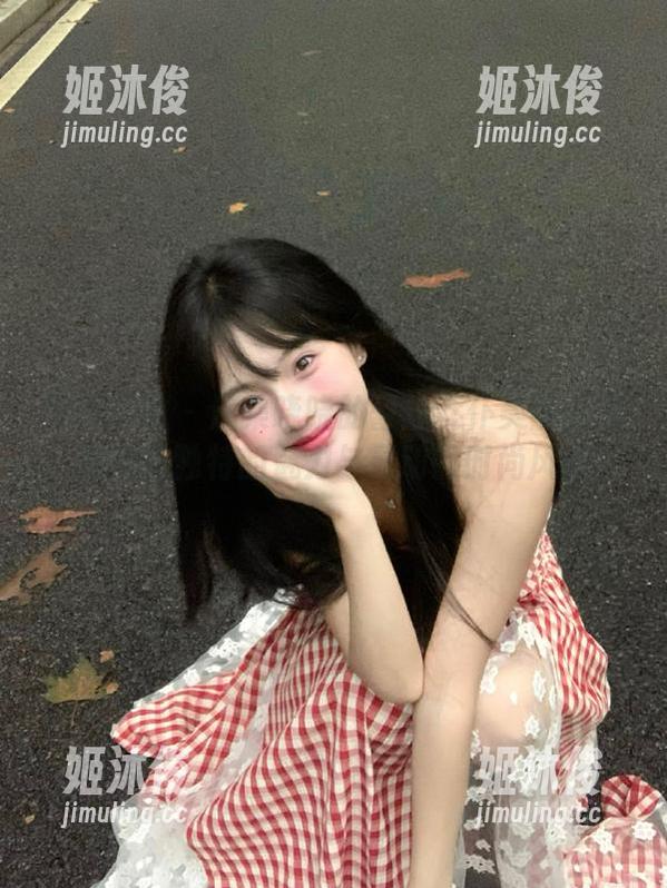 梦丝女神-晓晓 梦丝女神 - 汇集晓晓的蕾丝女仆美图合集,探索她独特的魅力与灵动的时尚风格!