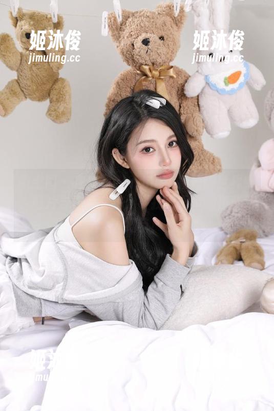 梦露veronica 微密圈 - 在梦露veronica姐姐的世界中,图片与作品交织,寻找属于你的那些动人细节!