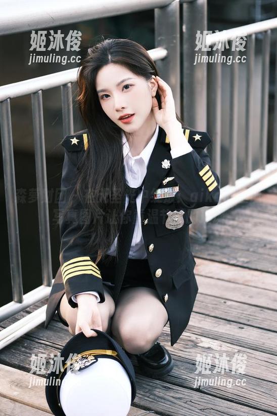 森萝财团-aika 森萝财团 - 在无圣光中绽放:aika的圣诞写真图片让你重温节日的璀璨