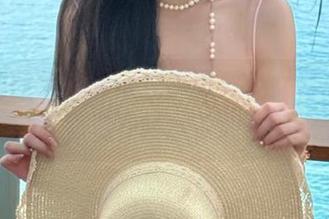 森萝财团为你奉上成熟黑丝少女写真，免费资源随意下载！