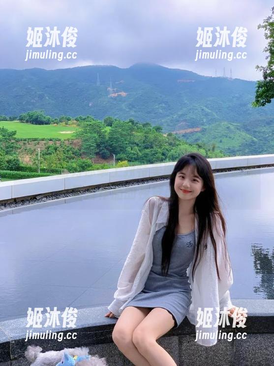 森萝财团 森萝财团为你奉上独特美图,80D肉丝踩薯片作品的视觉盛宴!
