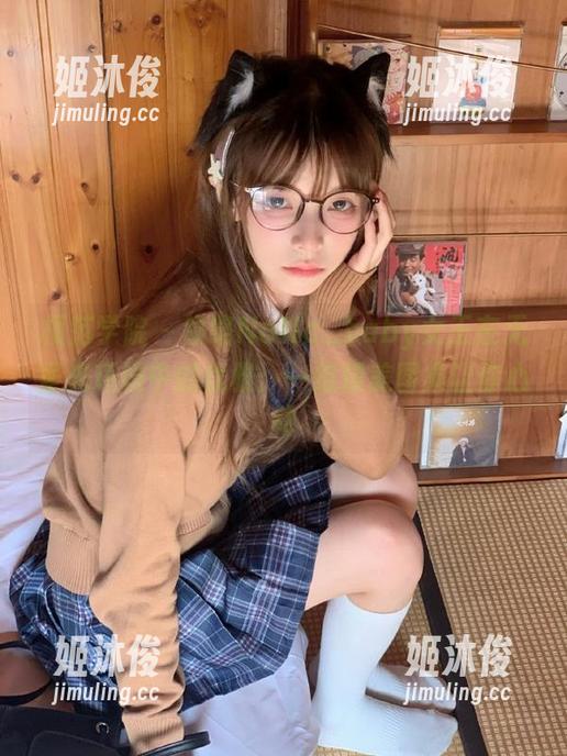 模范学院-NaNa_baby 模范学院 - 领略NaNa_baby女王在无圣光环境中的优雅:一组精美图集让你心动