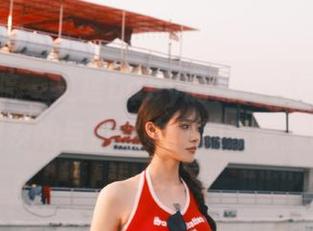模范学院 – 夏瑶baby的裸足私拍图包，探索她与自然之间的亲密接触