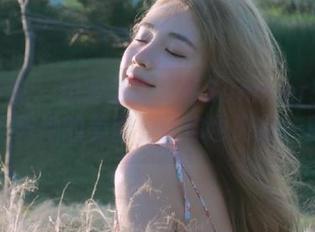 模范学院 – 想变身夏笑笑Summer女王？快下载她的美图，让你也闪耀一夏！