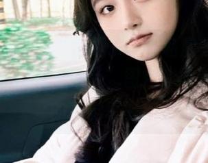 模范学院 – 在“奶瓶子”的私房写真世界中，精心挑选“吊带”图包，收获不一样的视觉享受！