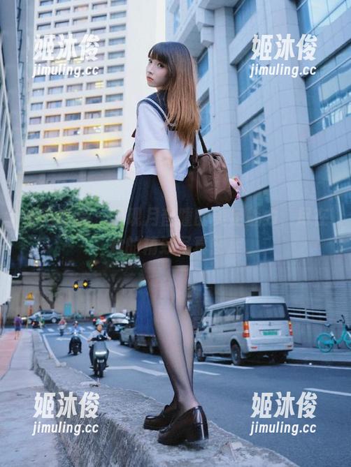 模范学院-月音瞳 模范学院 - 发现月音瞳的美足魅力,尽在她的精致写真图库